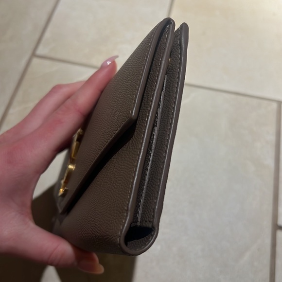 Authentic YSL Uptown large flap wallet in grain de poudre embossed leather WOC - Picture 8 of 14